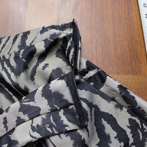 Bebe Animal Print Flared Tier Skirt Size X-small NWT - Picture 5 of 10